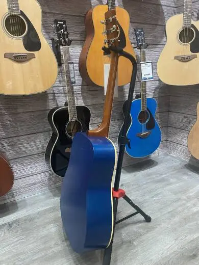Art & Lutherie Cedar Blue Acoustic Guitar 2